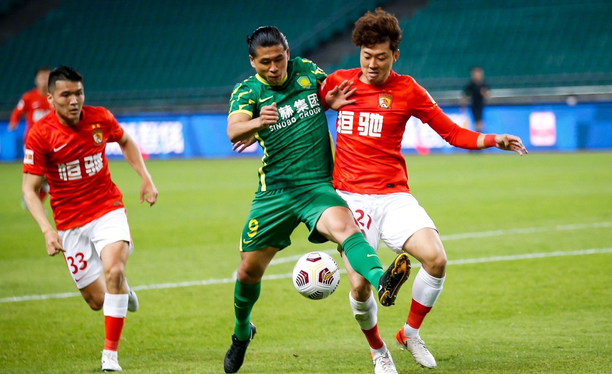 当红国脚欠薪之下仍被标高身价，转会或因此泡汤，唯有靠仲裁自救