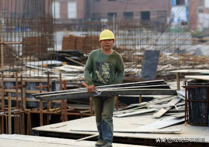 工地招临时工三百元,工地招小工高薪