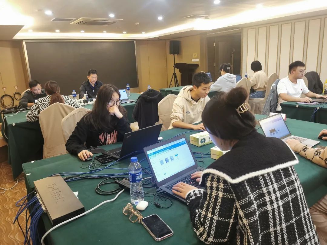 抗疫志愿者事迹,抗击疫情志愿队感人事迹