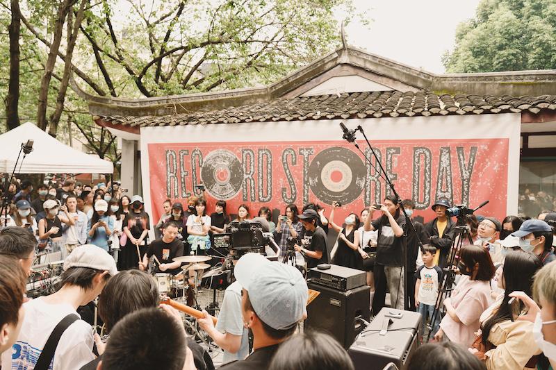 让乐迷过这个节日，比五一不调休还开心