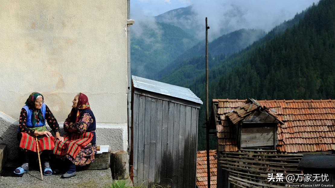 保加利亚人口增长率,保加利亚人口及资源情况