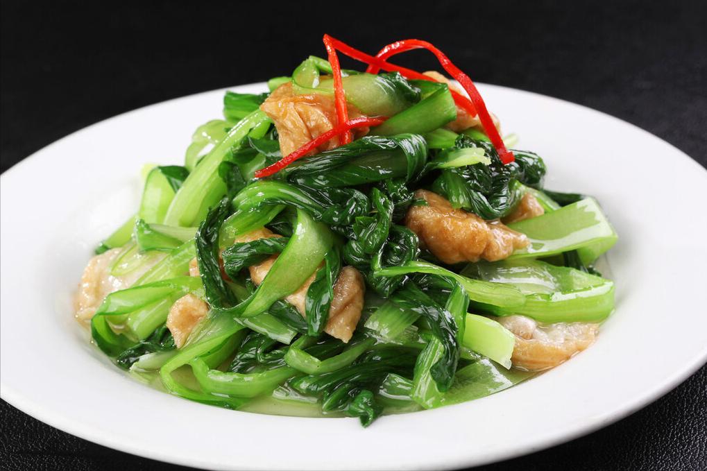 青菜叶子发黄的原因与处理方法,怎样炒出来的青菜不会发黄