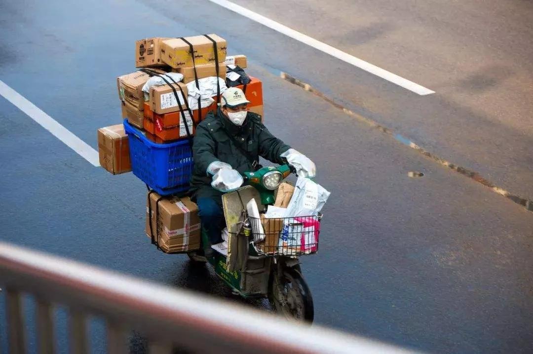 昨日旺街今天鬼铺，大量实体店倒闭骂电商，你不黑怎会倒闭？