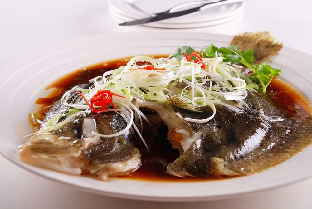 清蒸多宝鱼的做法教程及营养价值,史上最简单的清蒸多宝鱼的做法