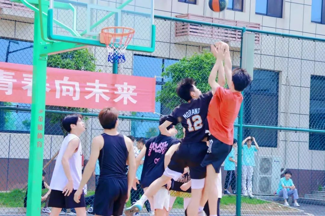 北大青鸟岳阳海纳软件学院女神节,岳阳北大青鸟海纳实训52班