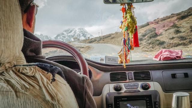 香格里拉去德钦的路好走吗,香格里拉到德钦自驾游攻略