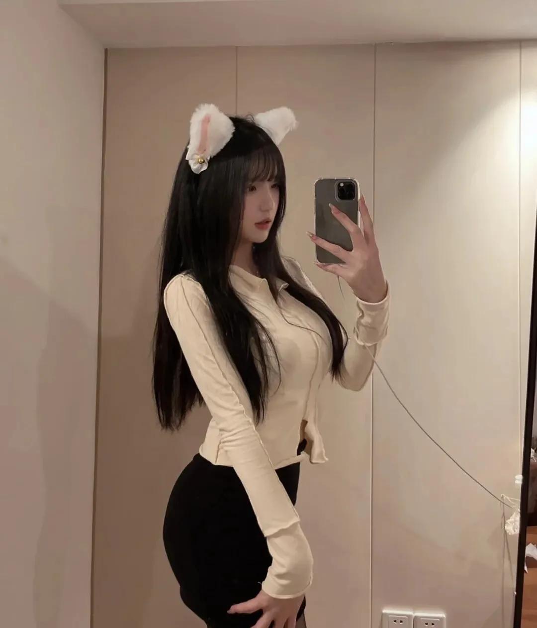 美女这*袜丝**有点紧啊