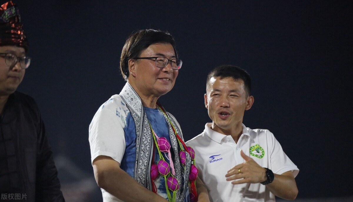 草根联赛不想火都难！获韩乔生力挺，赵丽娜站台，范志毅答应赴约