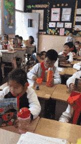 想穿这样的衣服还怕别人看见吗,穿这样的衣服出门真的不尴尬吗