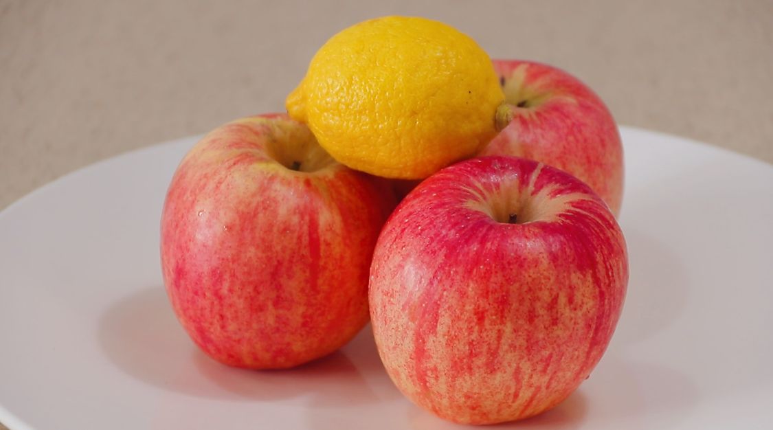 冬天苹果放一晚上还能吃吗,天冷苹果不要直接吃了