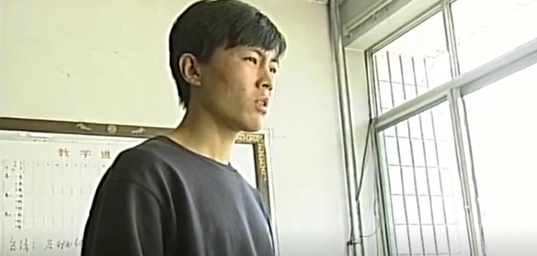 刑侦剧连载84：校霸肆意*辱侮**欺压老实人，殊不知爆发后一刀反杀