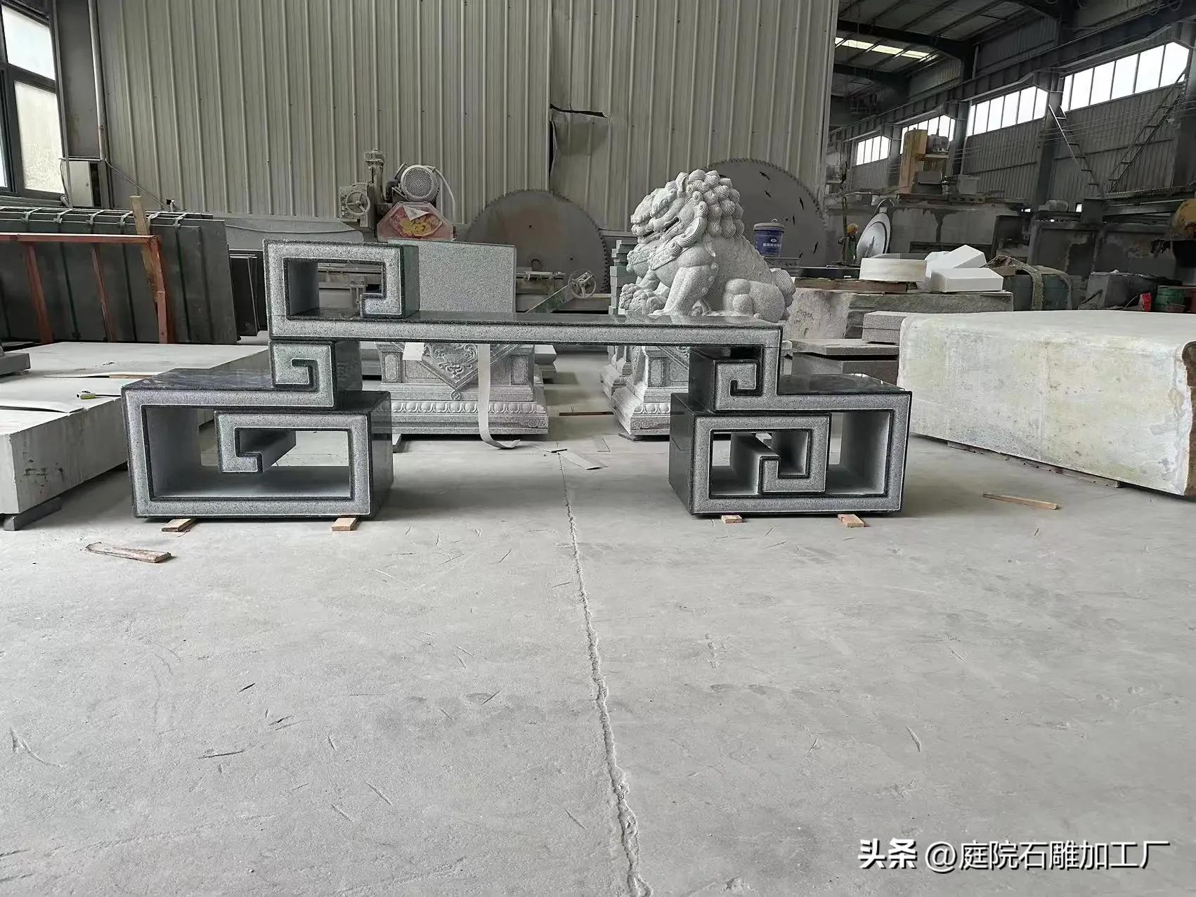 石雕花架庭院摆放效果图,庭院盆景老石板花架