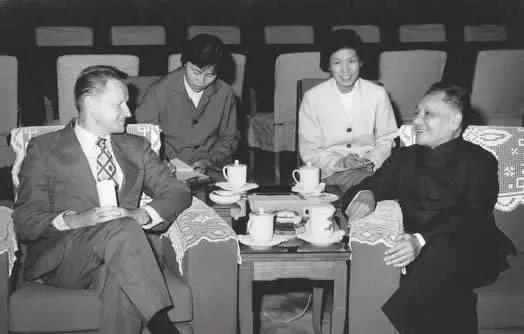 缅怀，*小平邓**逝世25周年！*小平邓**：我是中国人民的儿子