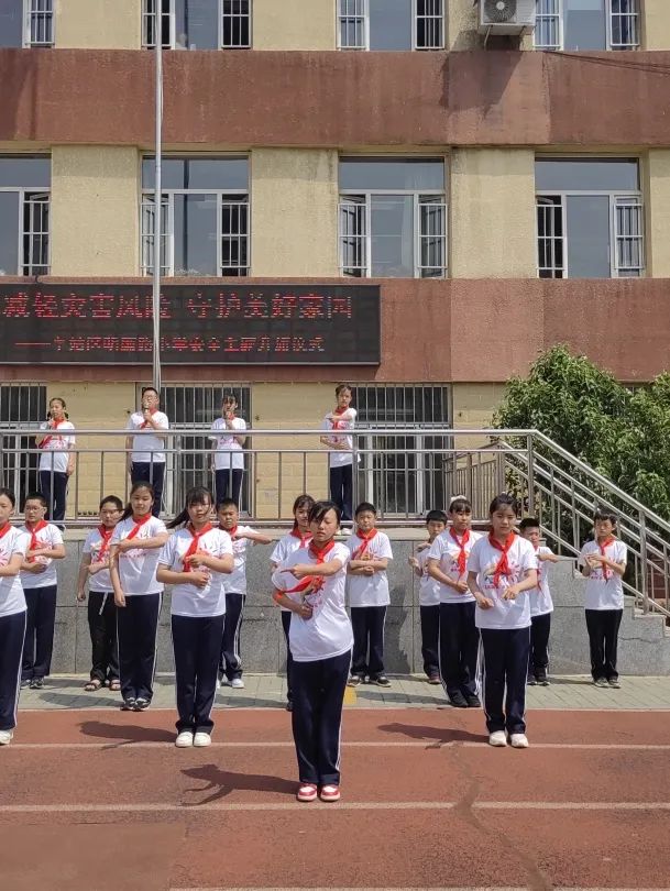 减轻灾害风险守护美好家园图案,减轻灾害风险守护美好家园一年级