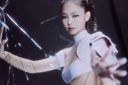 人均手握高奢代言的BLACKPINK，每一帧镜头都好贵