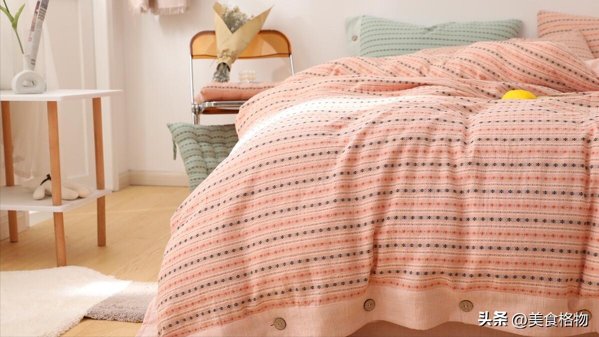 洗床单污垢小妙招,床单太脏了用什么洗又快又干净