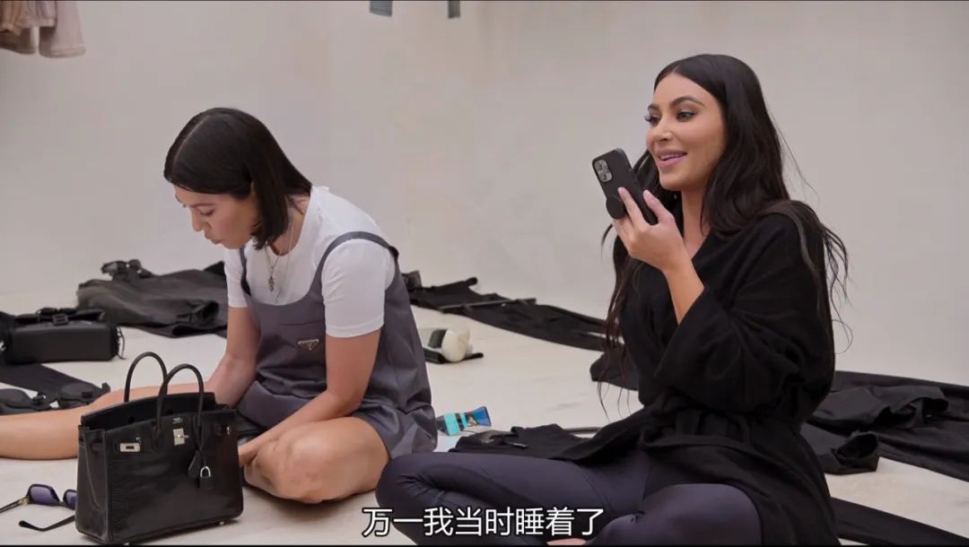 在她面前不值一提,在她面前任何东西都一文不值