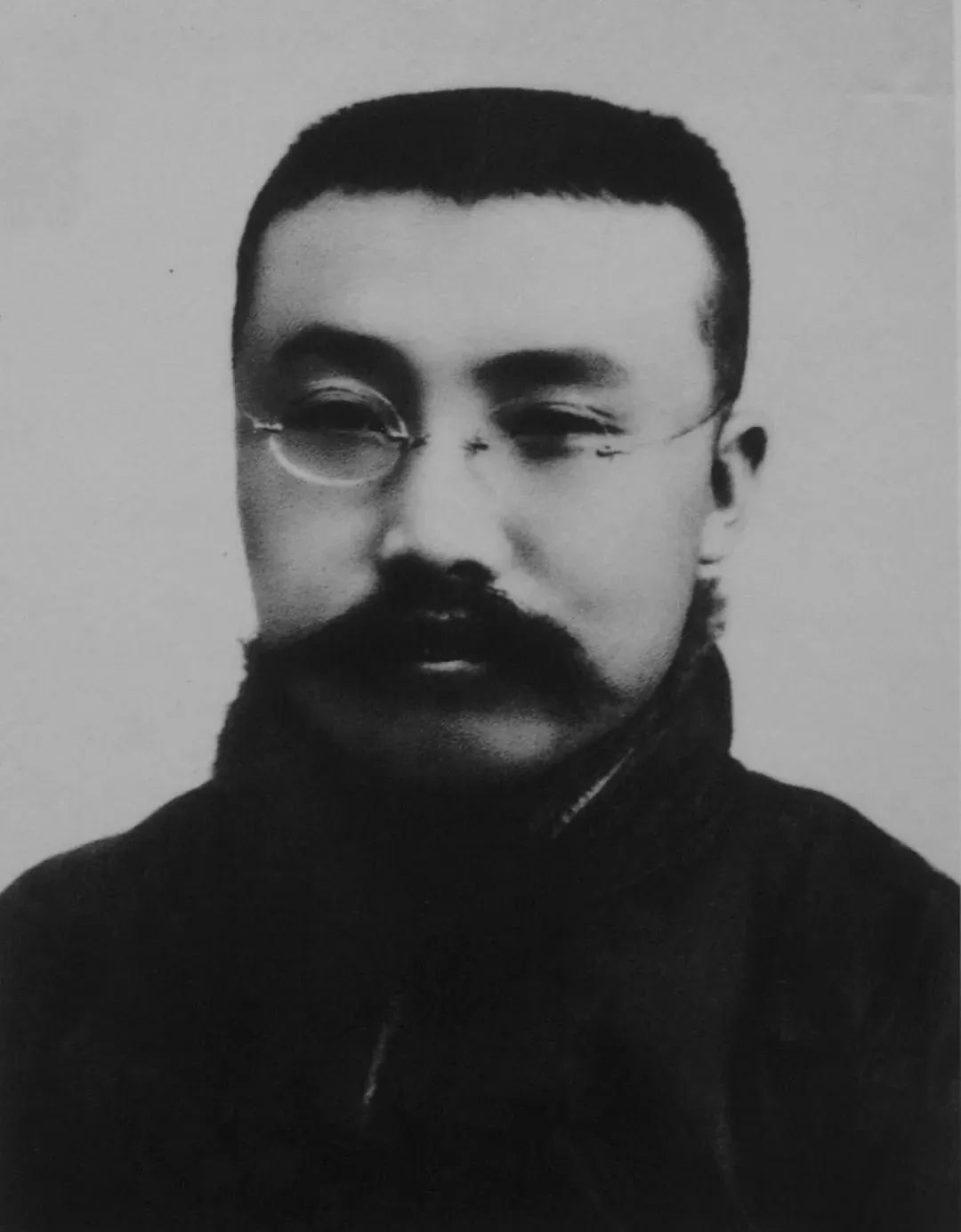 烈士纪念日致敬英雄缅怀先烈,930纪念先烈活动标题