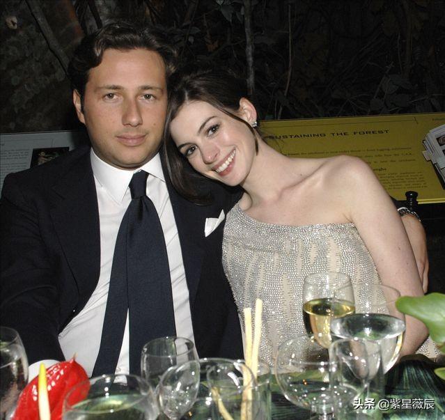 美国安妮海瑟薇短发,欧美女明星盛世美颜安妮海瑟薇