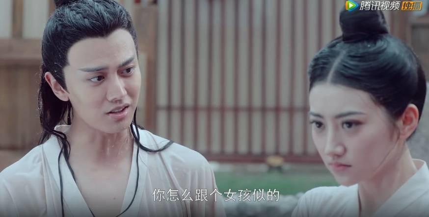 她也翻车了？？明明那么美，却被造型毁到没眼看，她这是怎么了？