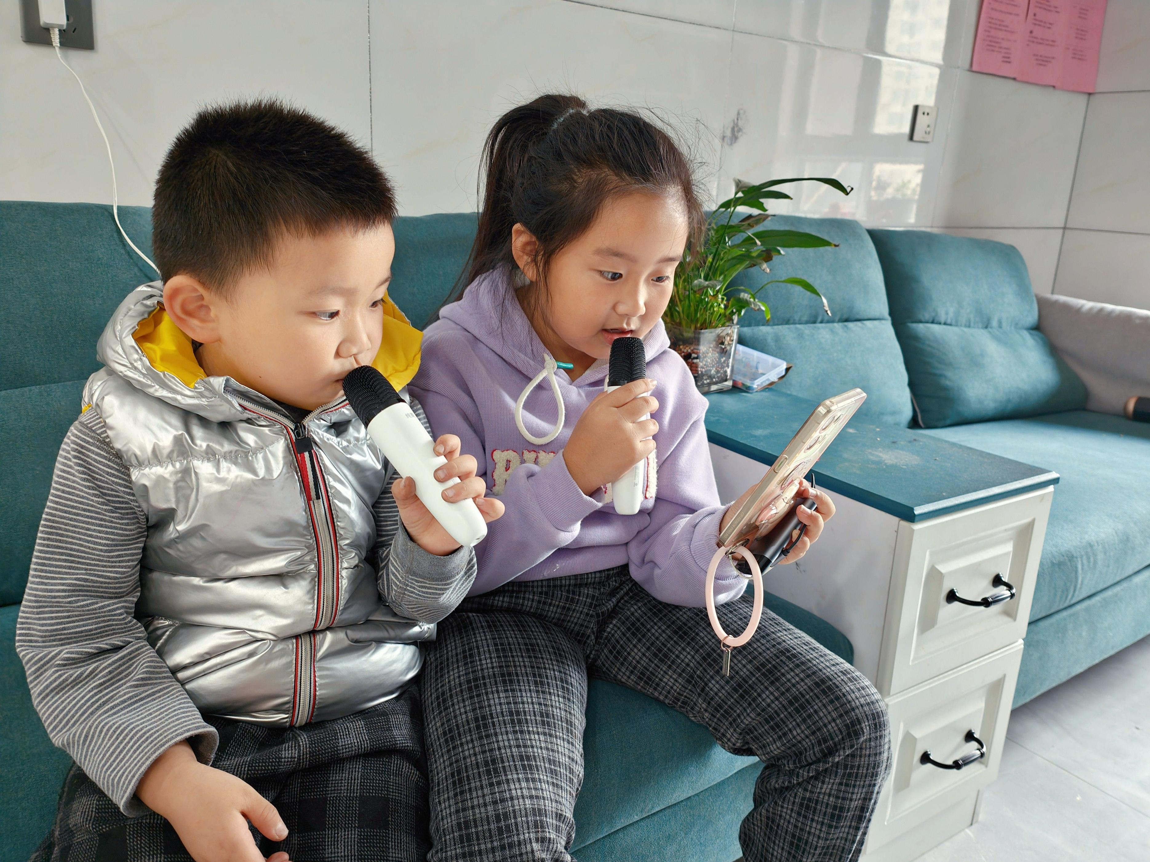 别再去卡拉ok唱歌,别再花钱去ktv了在家就能k歌