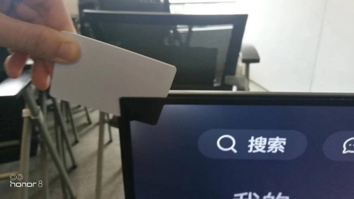 全面屏电视屏体脱落,电视屏幕碎裂原因