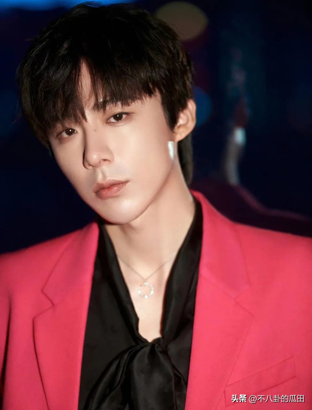 来瓜！知名男星被曝离异有娃，年龄造假，狗仔喊话不要瞒着粉丝