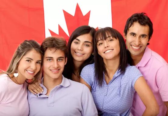 多久可以拿到枫叶卡,拿到枫叶卡后在中国有啥规定