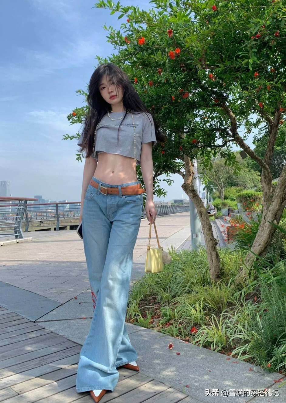 短款上衣不露腰搭配,短上衣如何不露腰穿好看