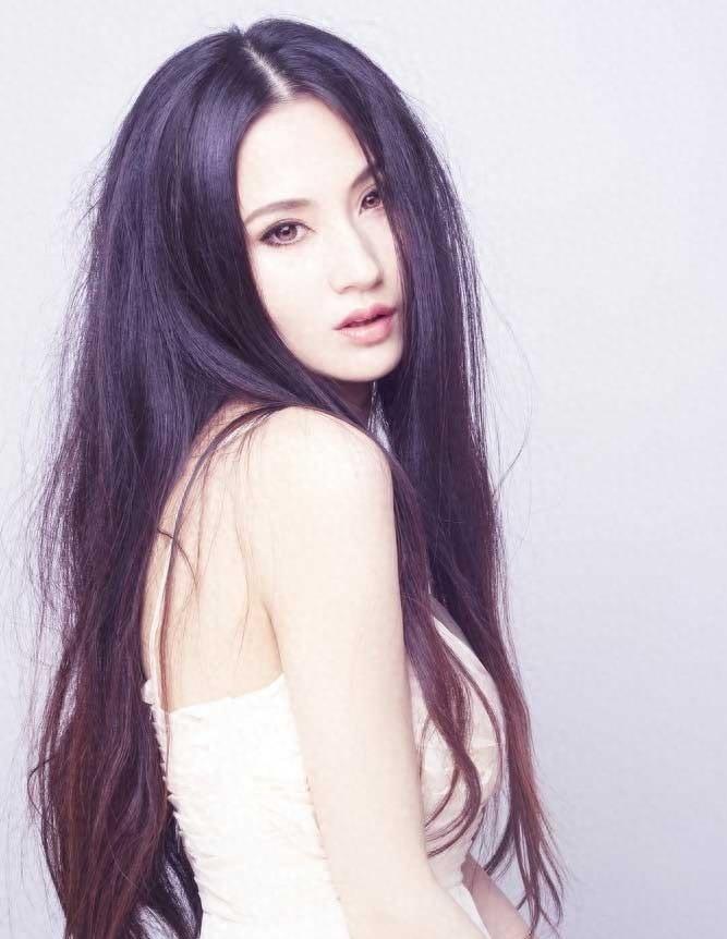 蓝心妍红衣写真集大全,蓝心妍蝴蝶之吻完整观看