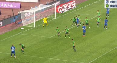 中国足球解围超燃瞬间,中国足球的催泪名场面