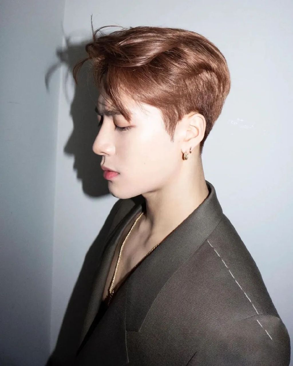 男士头发稀少适合剪什么发型,35到40岁的男士发型怎么剪