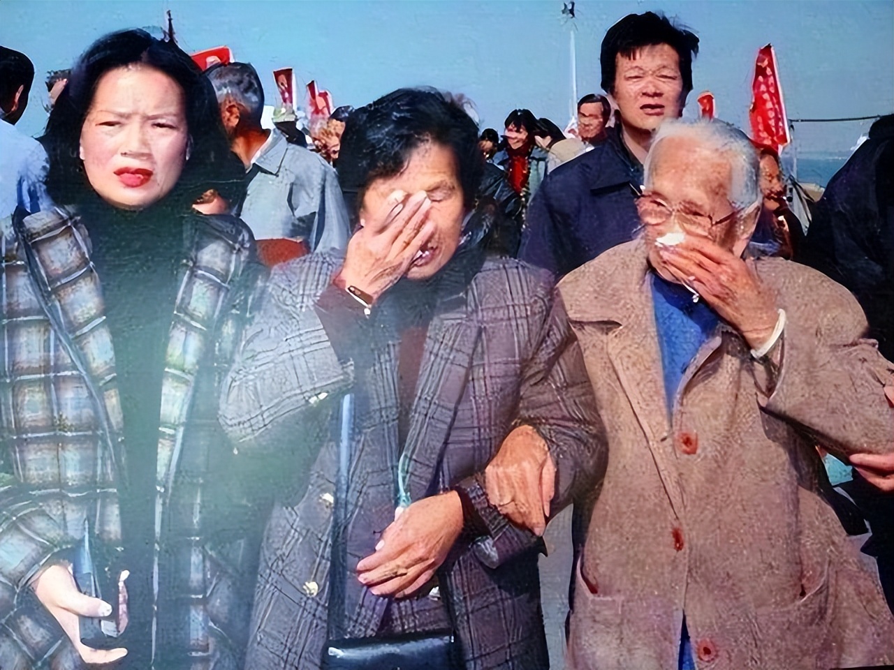 1989年，台湾老兵遗孀回大陆寻亲，40岁儿子冷漠回拒：我不缺娘