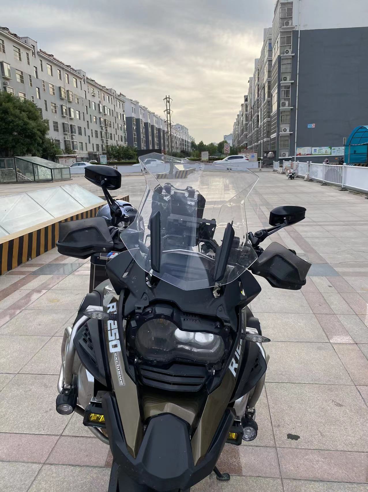 宝马1250adv四十周年纪念版反光镜,宝马1250adv反光镜拆卸