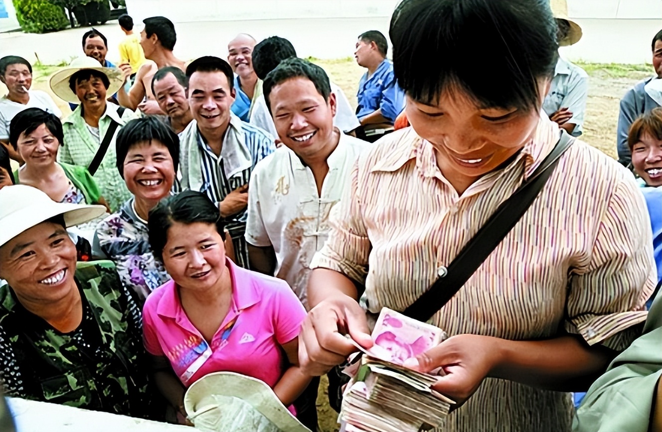 中国南街村第一村,中国的南街村到底有多好啊