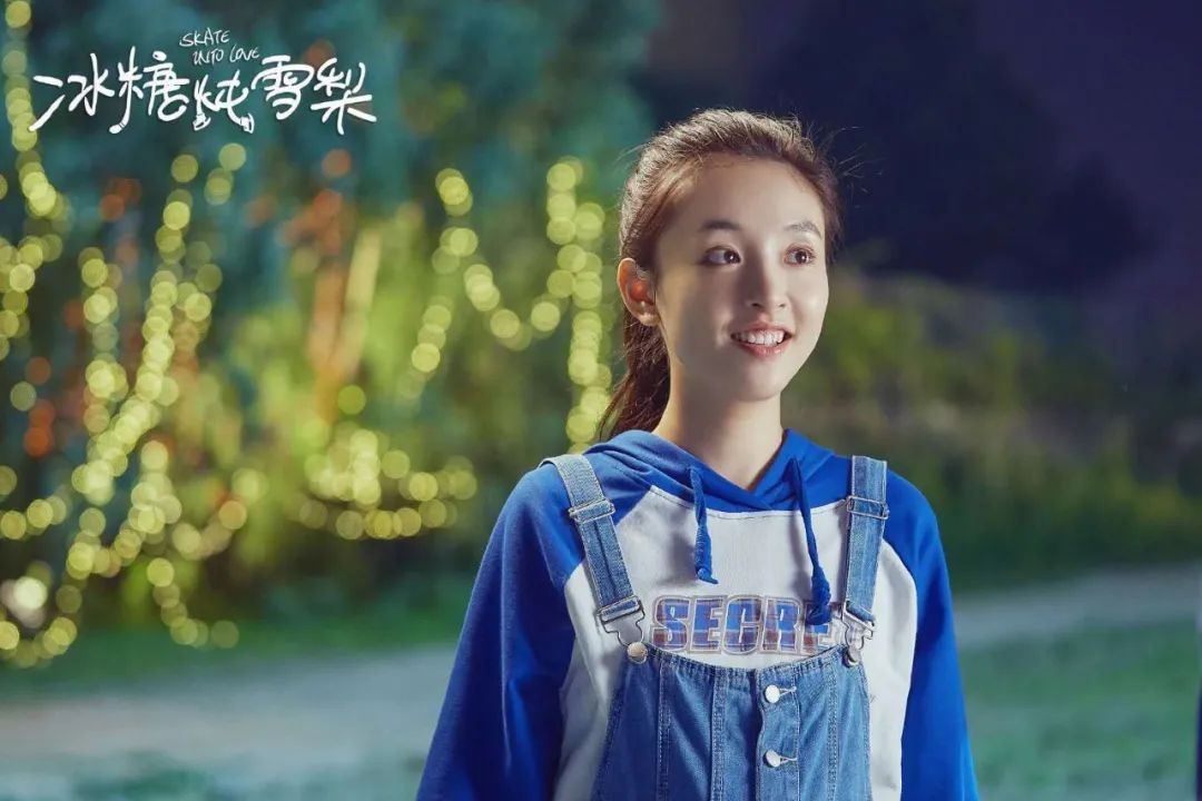 小白花被玫瑰嘲笑故事,小白花被玫瑰嘲笑