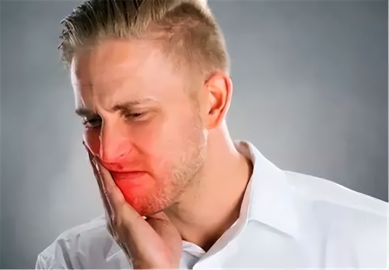 起床牙龈流血,早上起床嘴里发苦并且牙龈出血