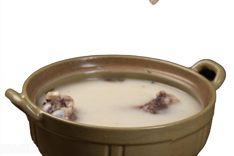 炖骨头汤加什么料,炖骨头汤里面加什么菜好吃