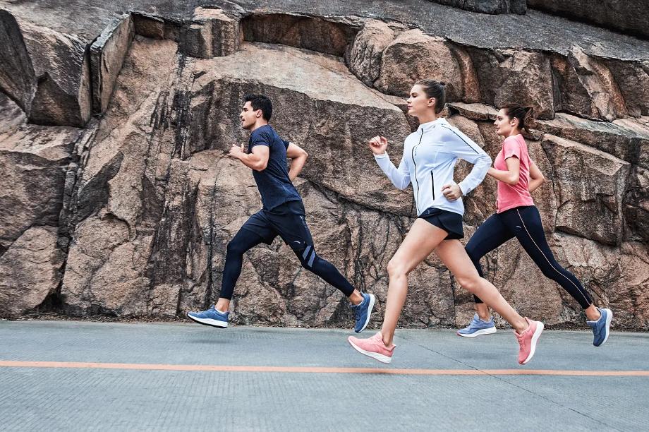 安踏针对不同品牌的营销策略,分析安踏在国内外的营销策略