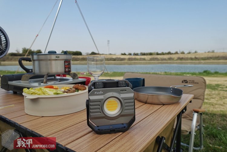 fenixcl28r露营效果,全能多用fenixcl28r多功能户外灯