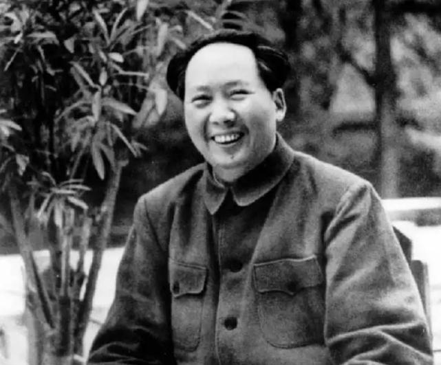 1976年毛主席逝世，世界为之震动！美国、日本及巴铁都有何反应？