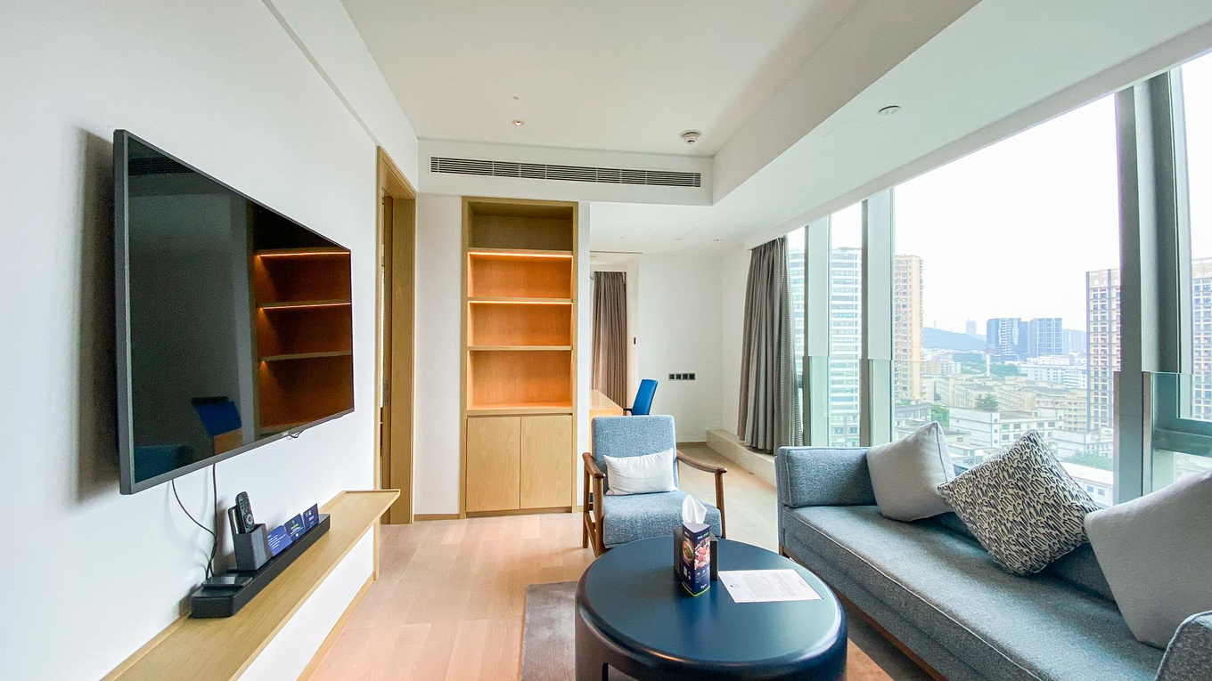 深圳机场旁的低调高雅酒店，尽享热带雨林花园，差旅入住首选酒店