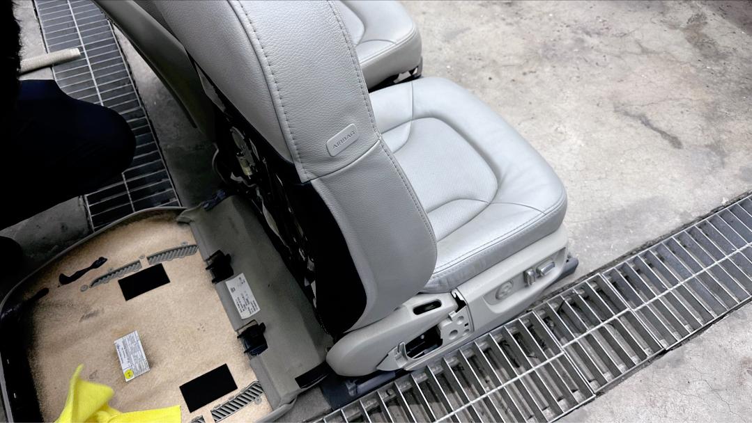 老款奥迪q74.2报废,奥迪q7新能源报废车