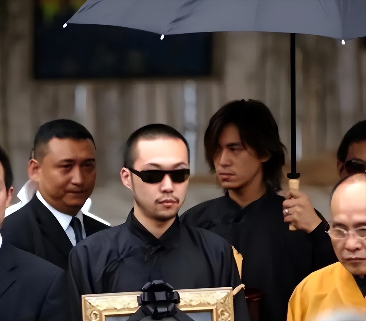 有“黑道”背景的10位明星，贾静雯上榜，最后一位公认黑道太子爷