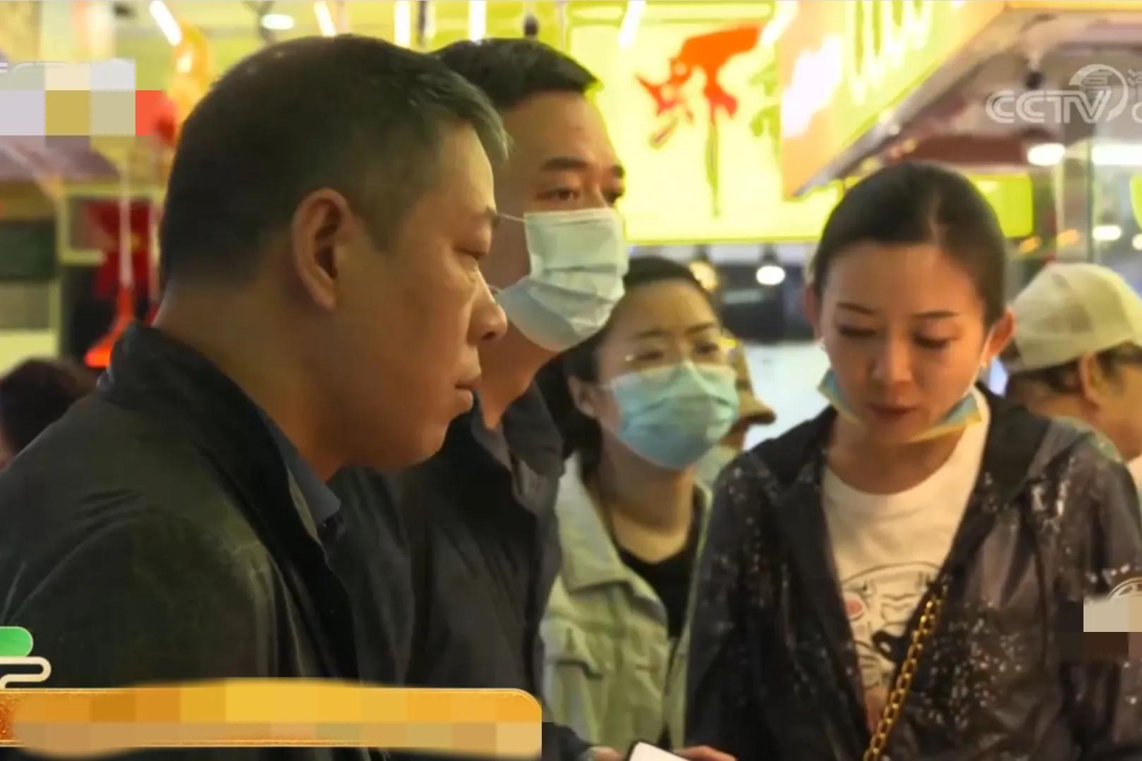 浙江男子把鸡和猪塞进大缸，靠278口大缸，一年销售额3000多万元