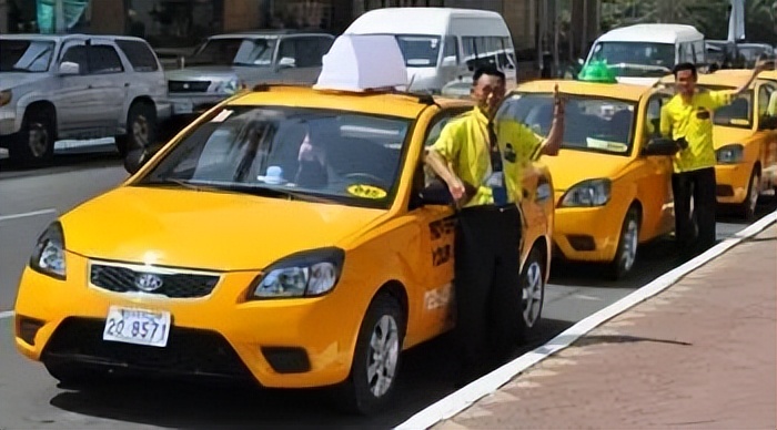 一张1000越南纸币等于多少人民币,一百块人民币在越南买多少东西