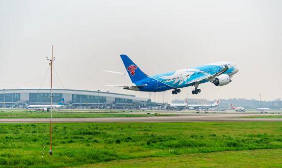 民航板块最新分析,美债危机利好民航