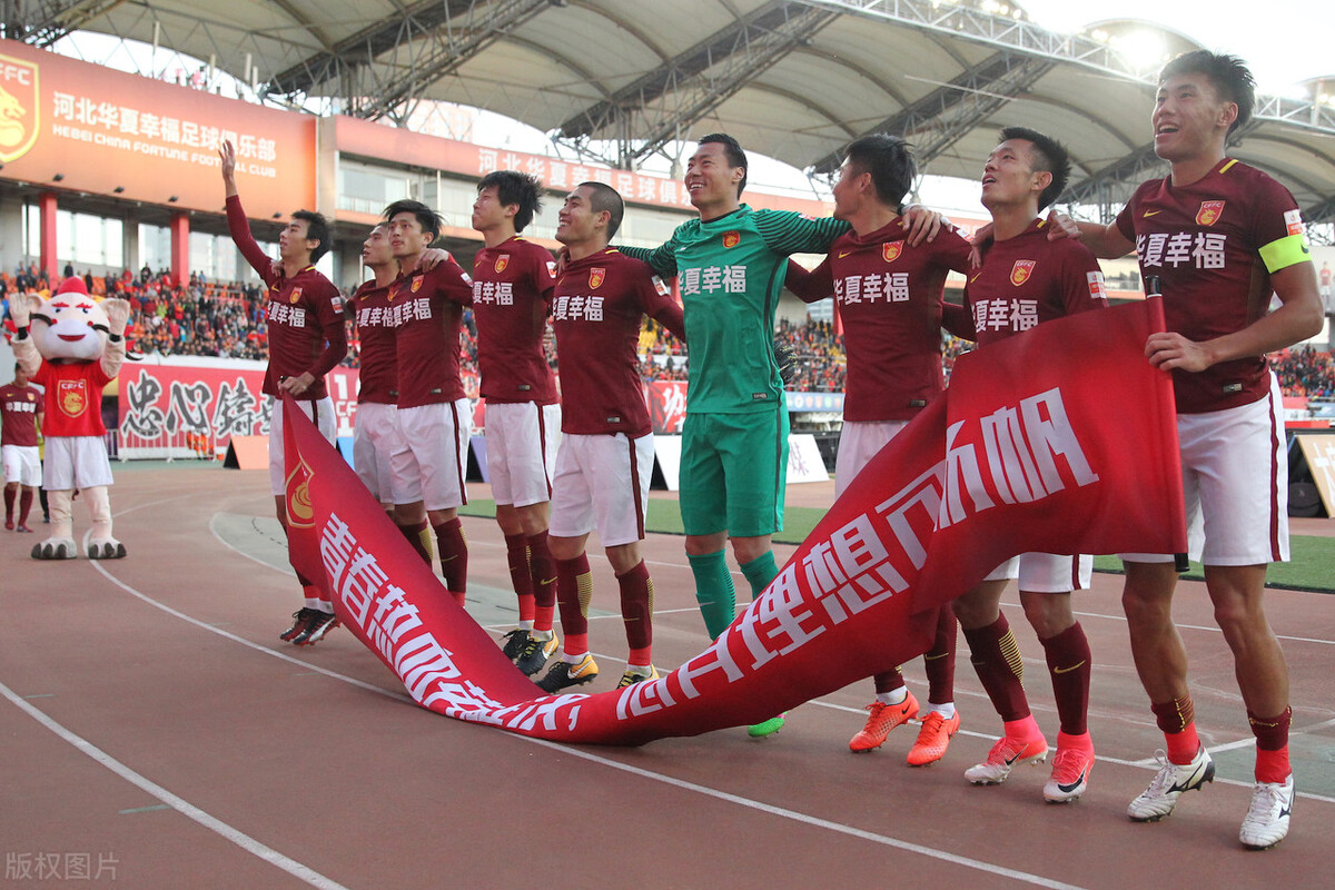 世界著名足球俱乐部队徽大全,世界足坛十大系列