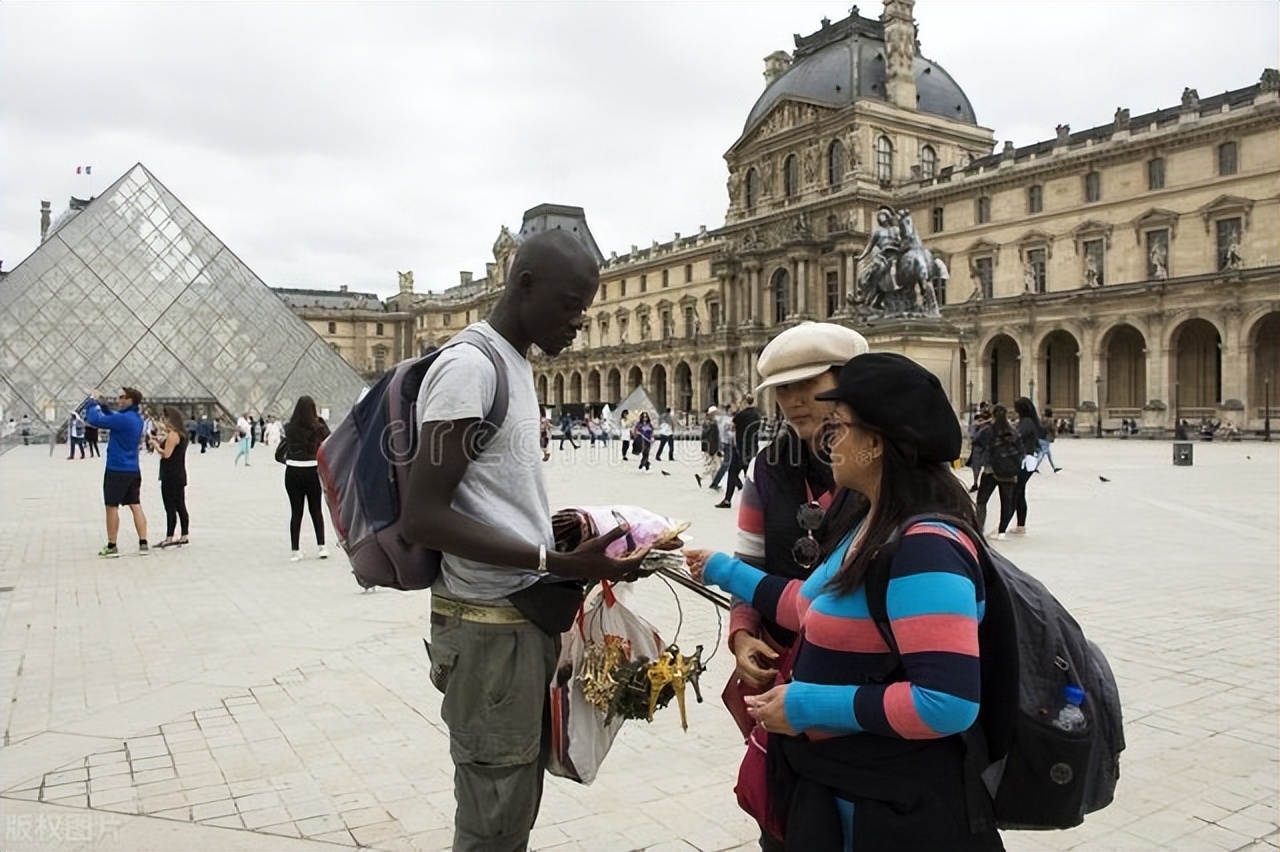 法国巴黎近况,巴黎18区真实现状