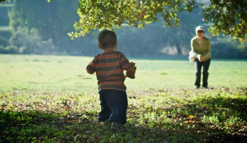 小孩足弓矫正穿什么鞋子,孩子穿完矫正足弓鞋垫